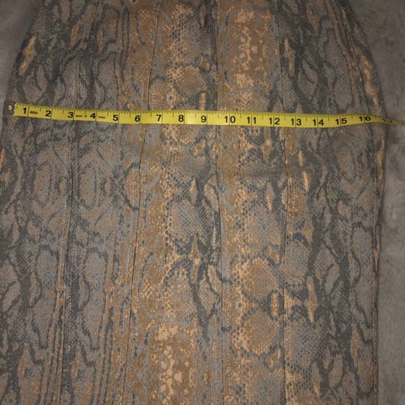 Elie Tahari Skirt Beige & Grey Snake Print Trendy - Picture 10 of 12